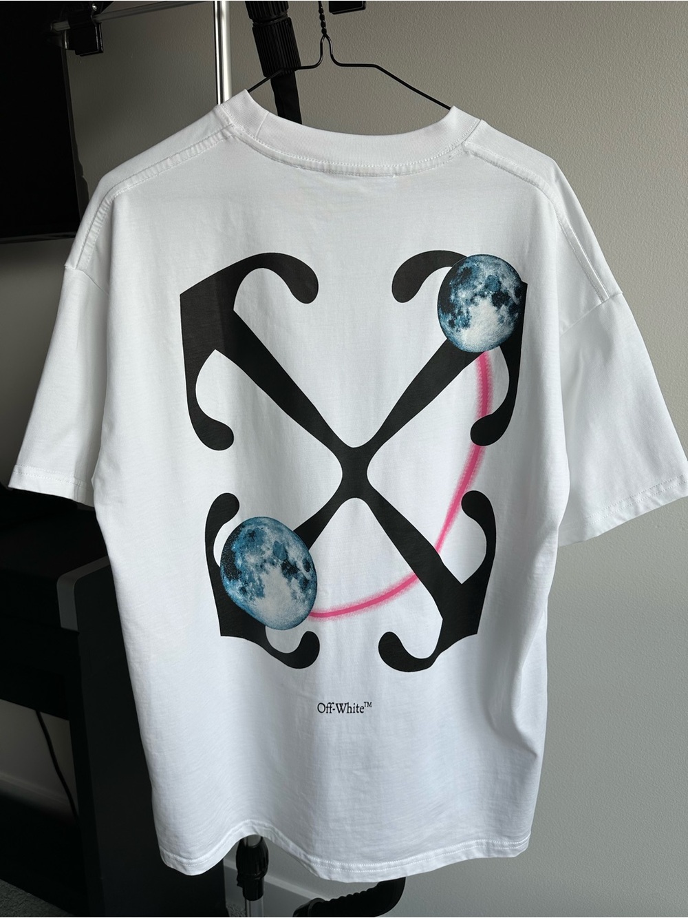 Off-White White Short-Sleeve Moon Graphic Tee with Black Cross Arrows